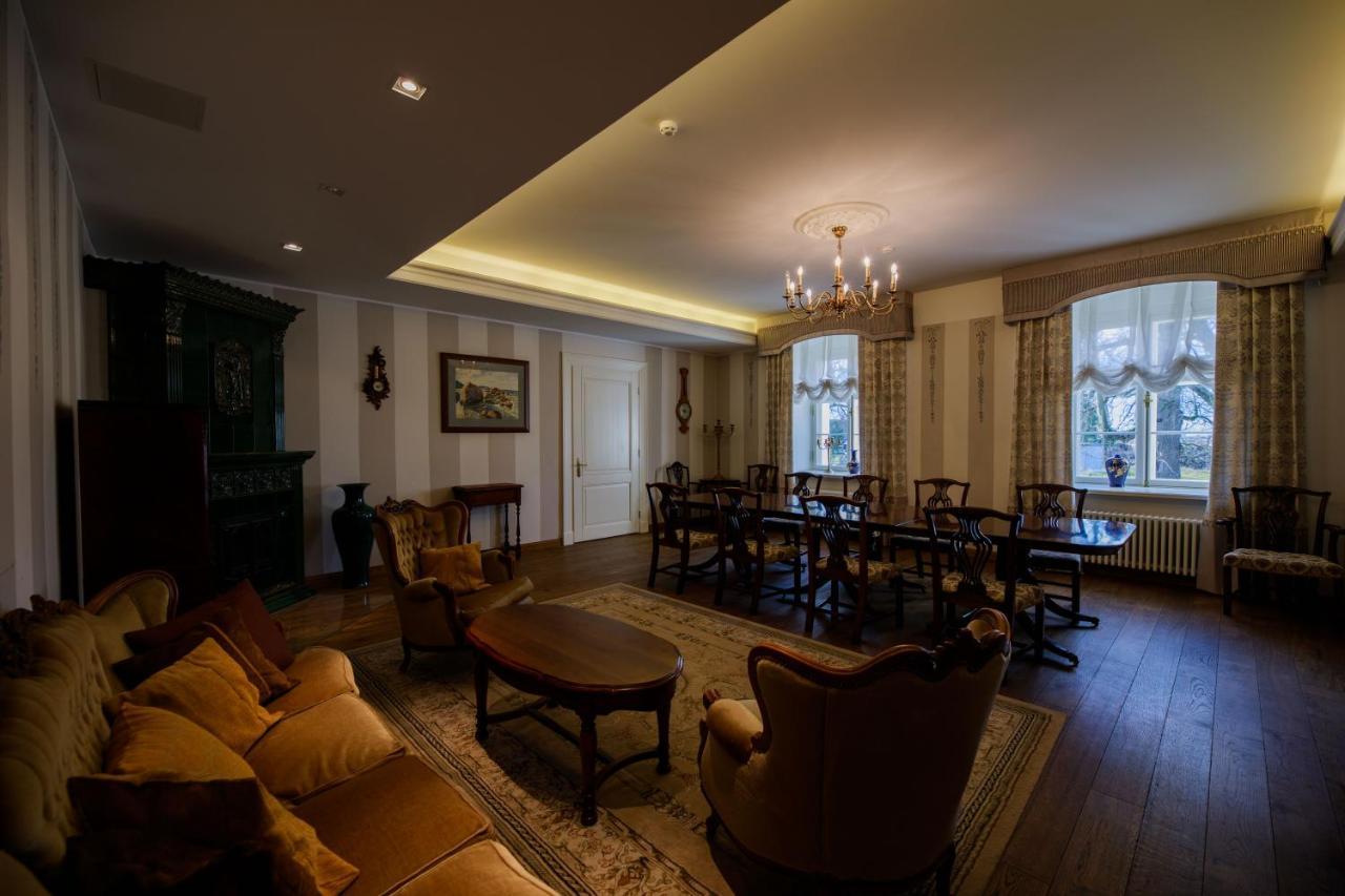 Saka Manor Hotel Ngoại thất bức ảnh