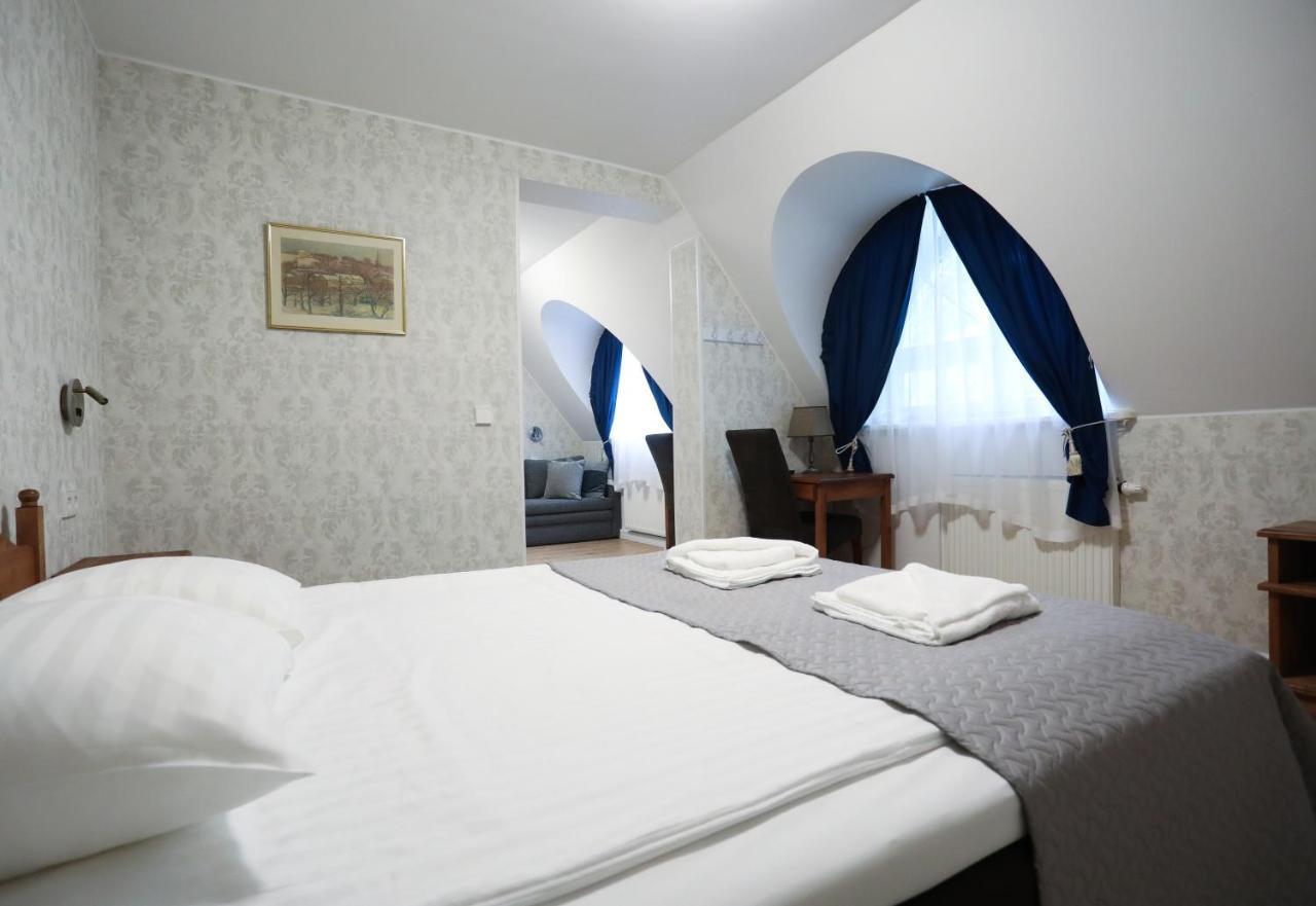 Saka Manor Hotel Ngoại thất bức ảnh