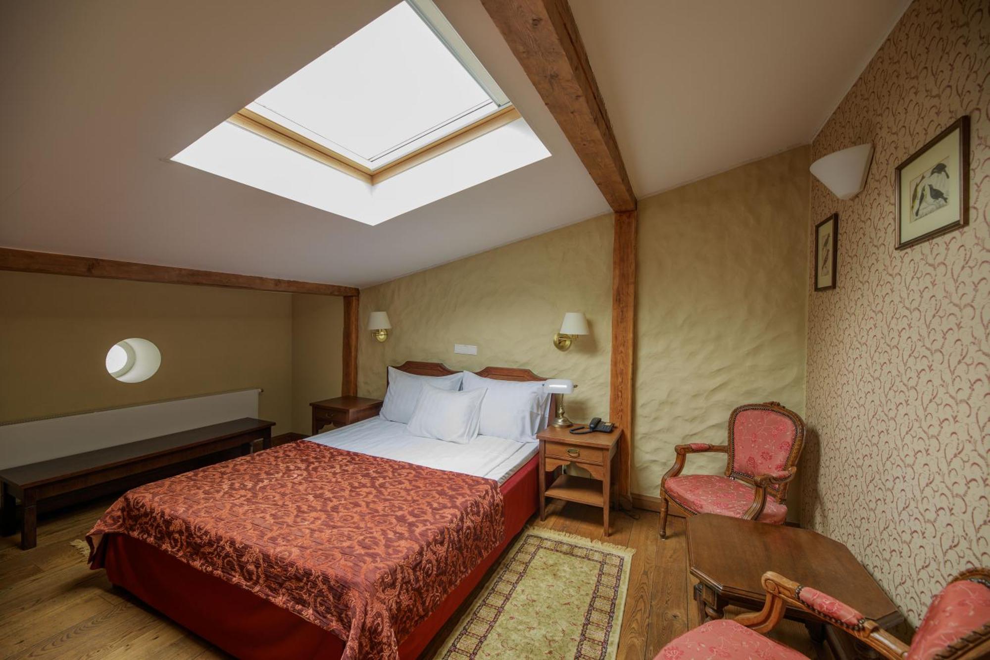 Saka Manor Hotel Ngoại thất bức ảnh
