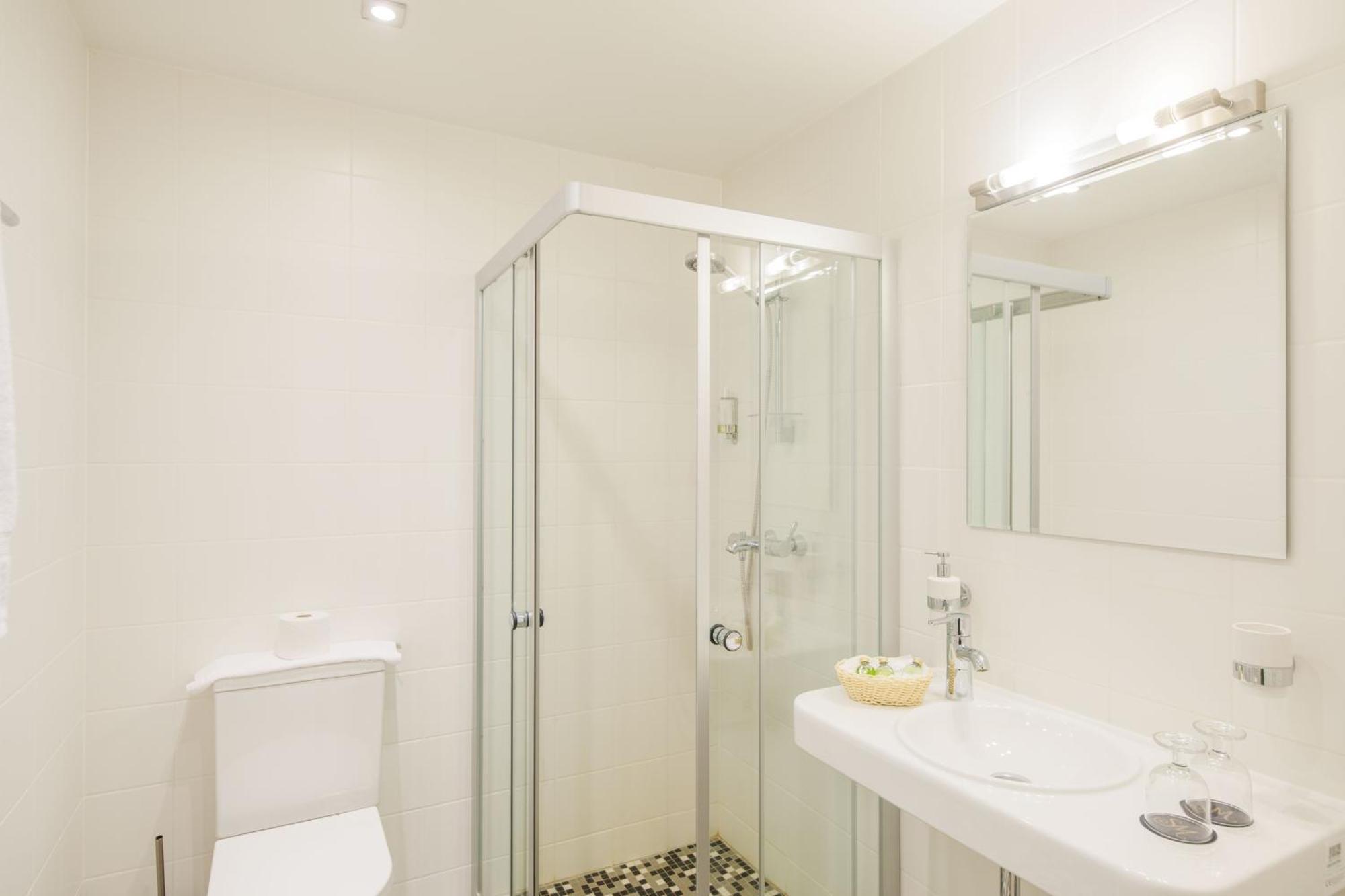 Saka Manor Hotel Ngoại thất bức ảnh