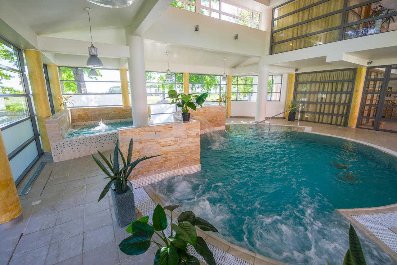 Saka Manor Hotel Ngoại thất bức ảnh